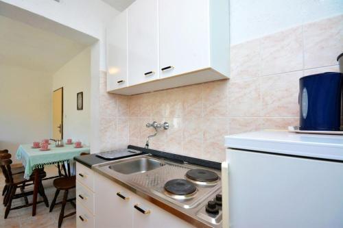 Apartments With A Parking Space Vinisce, Trogir - 14407