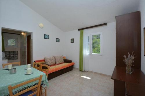 Apartments With A Parking Space Vinisce, Trogir - 14407
