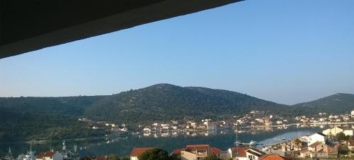 Apartments With A Parking Space Vinisce, Trogir - 14407