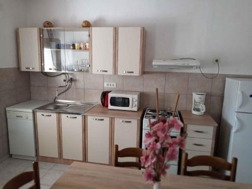 Holiday Home In Vinisce 31084