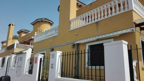 Chalet Pareado Moderno