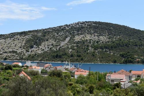Holiday House Mili