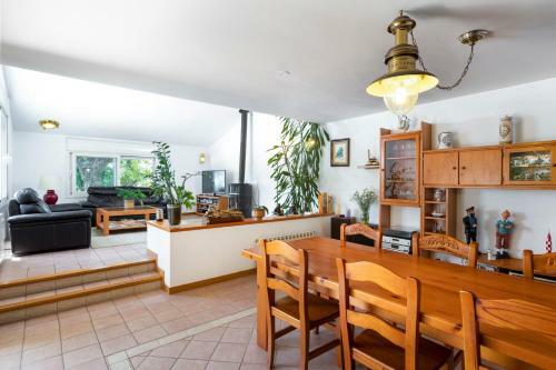 Mediterranean Villa With Pool Near Barcelona
