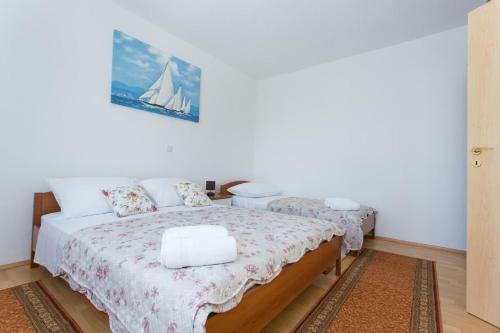 Apartments With A Parking Space Vinisce, Trogir - 18073