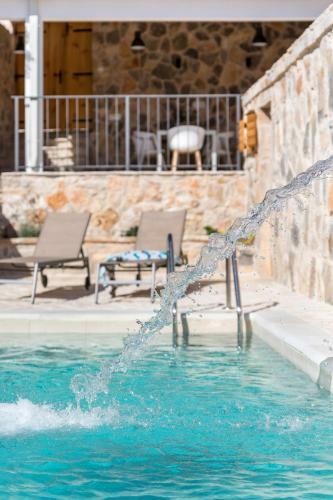 Villa Peaceful Stone Nest With Private Pool
