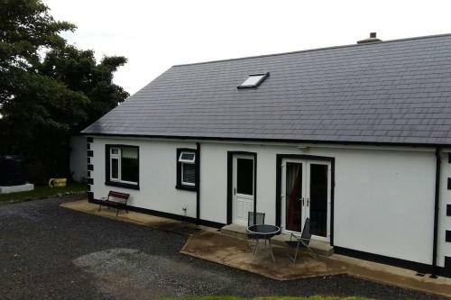 Country Bungalow (Entire House)sleeps 7