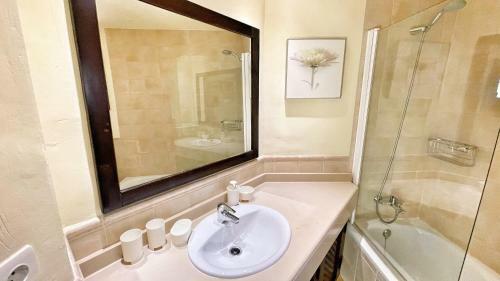 Hl 020 Luxury 3 Bedroom Villa , High Standard