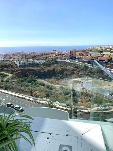 3 Bedroom Apartment With Sea View 8th Floor