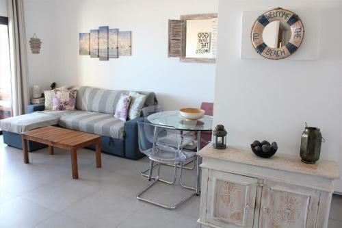 Fantastic 2 Bd Sea Views Apartment