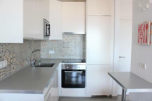 Fantastic 2 Bd Sea Views Apartment