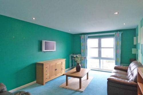 Comfortable, Self Contained 2 Bed Town Apartment.