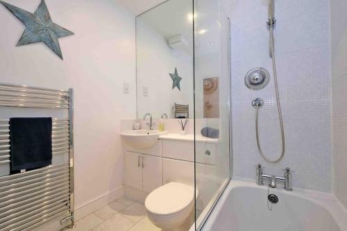 Modern & Spacious Apartment In City Centre
