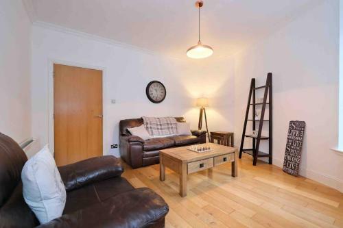 Modern & Spacious Apartment In City Centre