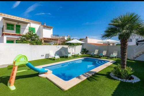 Villa Con Piscina Junto Al Mar
