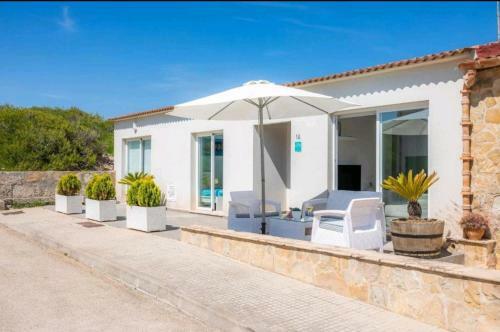 Villa Con Piscina Junto Al Mar