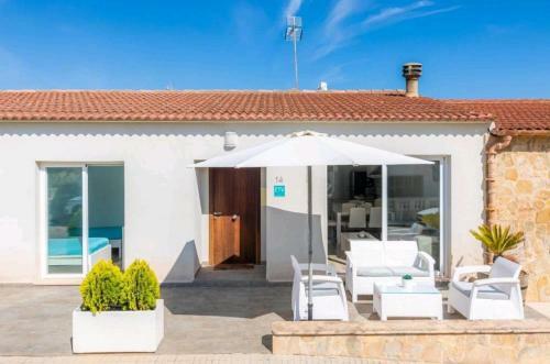 Villa Con Piscina Junto Al Mar