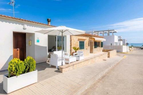 Villa Con Piscina Junto Al Mar