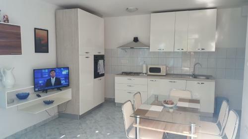 Spacious Apartment In The City Center