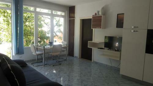 Spacious Apartment In The City Center