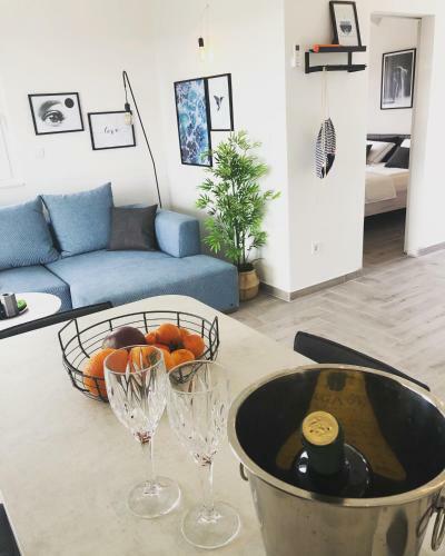 Ellavis Apartments
