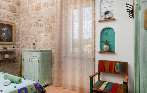Nice Home In Vis With Jacuzzi, Wifi And 2 Bedrooms