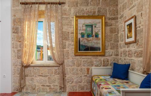 Nice Home In Vis With Jacuzzi, Wifi And 2 Bedrooms