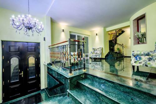 Seafront Apartment Duo