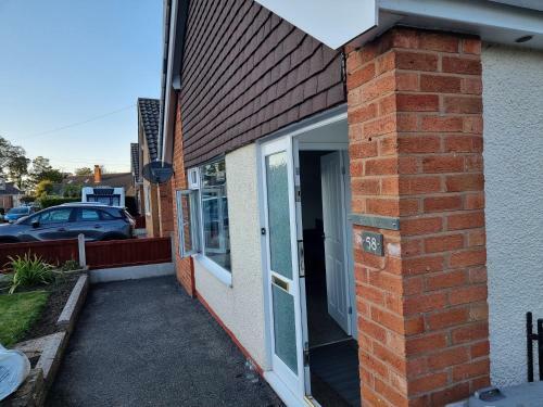 Modern And Cosy Walking Distance To Castle & Town