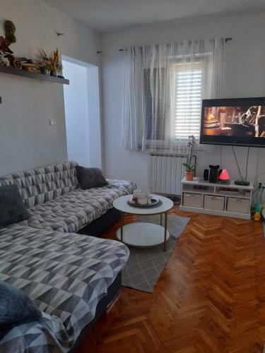 Mika Apartmani