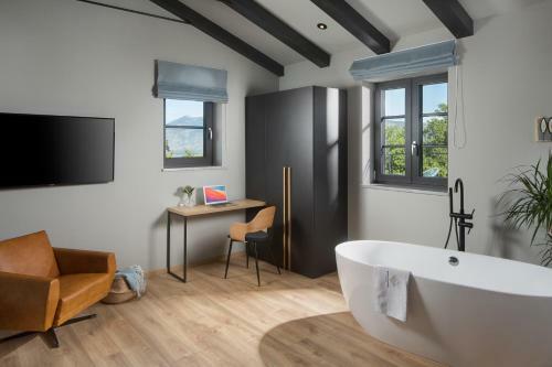 Beautiful Villa Mons Caldera