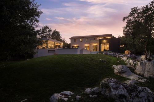 Beautiful Villa Mons Caldera