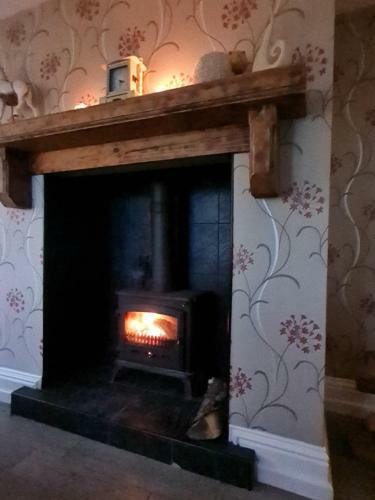 Farm Stay 3 Bedroom Barn Conversion With Log Burner