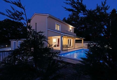 Villa-boscari-relaxing-villa-surrounded-by-woods