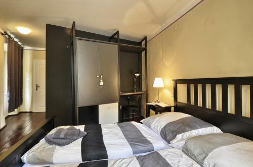 Hostal Room Zimmer Portarol