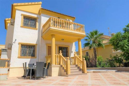 Villa Rose - Beautiful Detached Villa With Large Private Pool