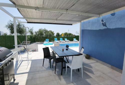 Villa Dolly Blue