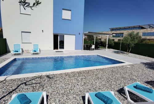 Villa Dolly Blue
