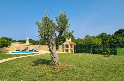 Villa Betiga 2, With Pool And Jacuzzi
