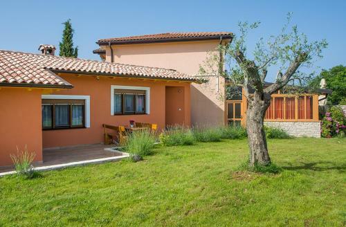 Villa Betiga 2, With Pool And Jacuzzi