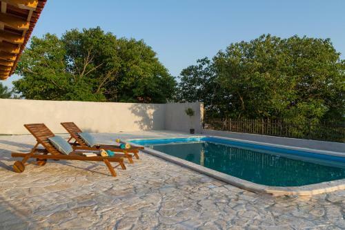 Stone Villa Oasis, Vrana Lake