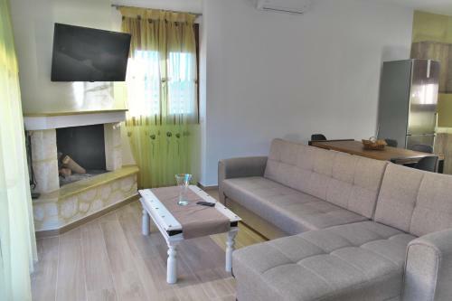 Villa Estrella ( Modern New Building Pool House)