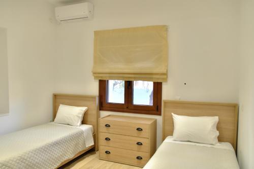 Villa Estrella ( Modern New Building Pool House)