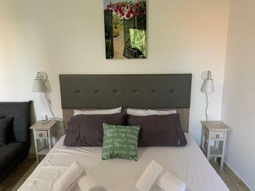 Relax In Aegina Town Apartments