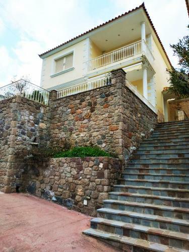 Sea View Maisonette With Private Garden