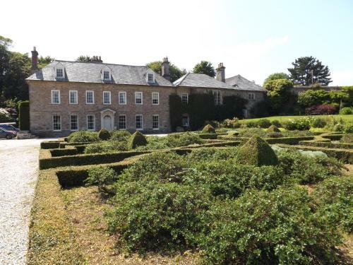 Hostal Trereife House