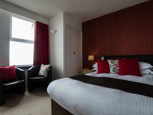 Hostal Beachfield Hotel
