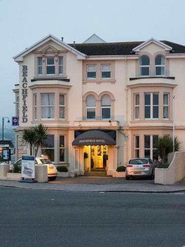 Hostal Beachfield Hotel