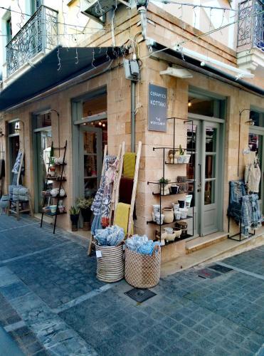 Lefteris Ageliki Beautiful Aegina