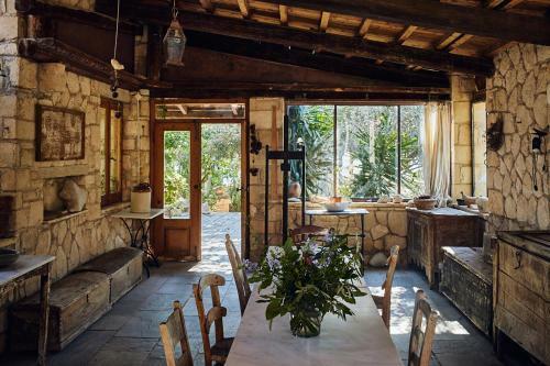 Hostal Nikolaou Residence