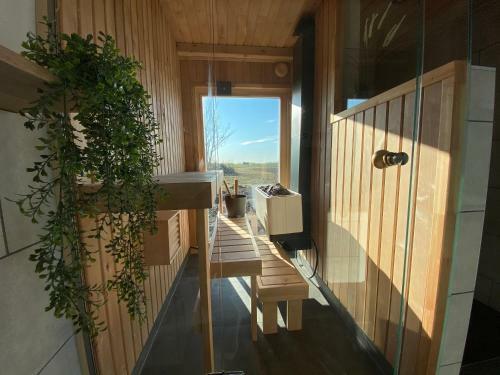 Cozy House With Sauna By The Lake